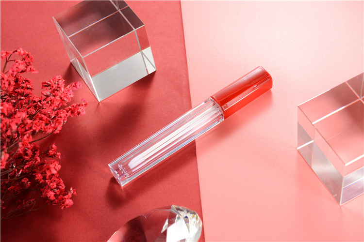 Square lip gloss tube  4.jpg